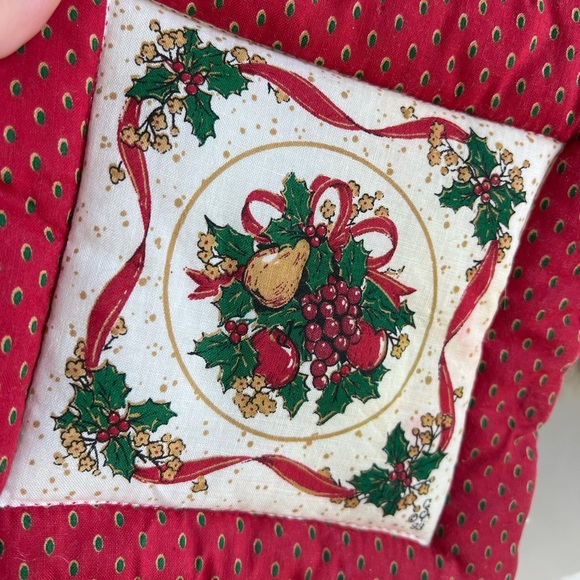 Vintage 7x7 Christmas Potholders Set of 2 – Quilted Holiday Kitchen Decor - Picture 6 of 6
